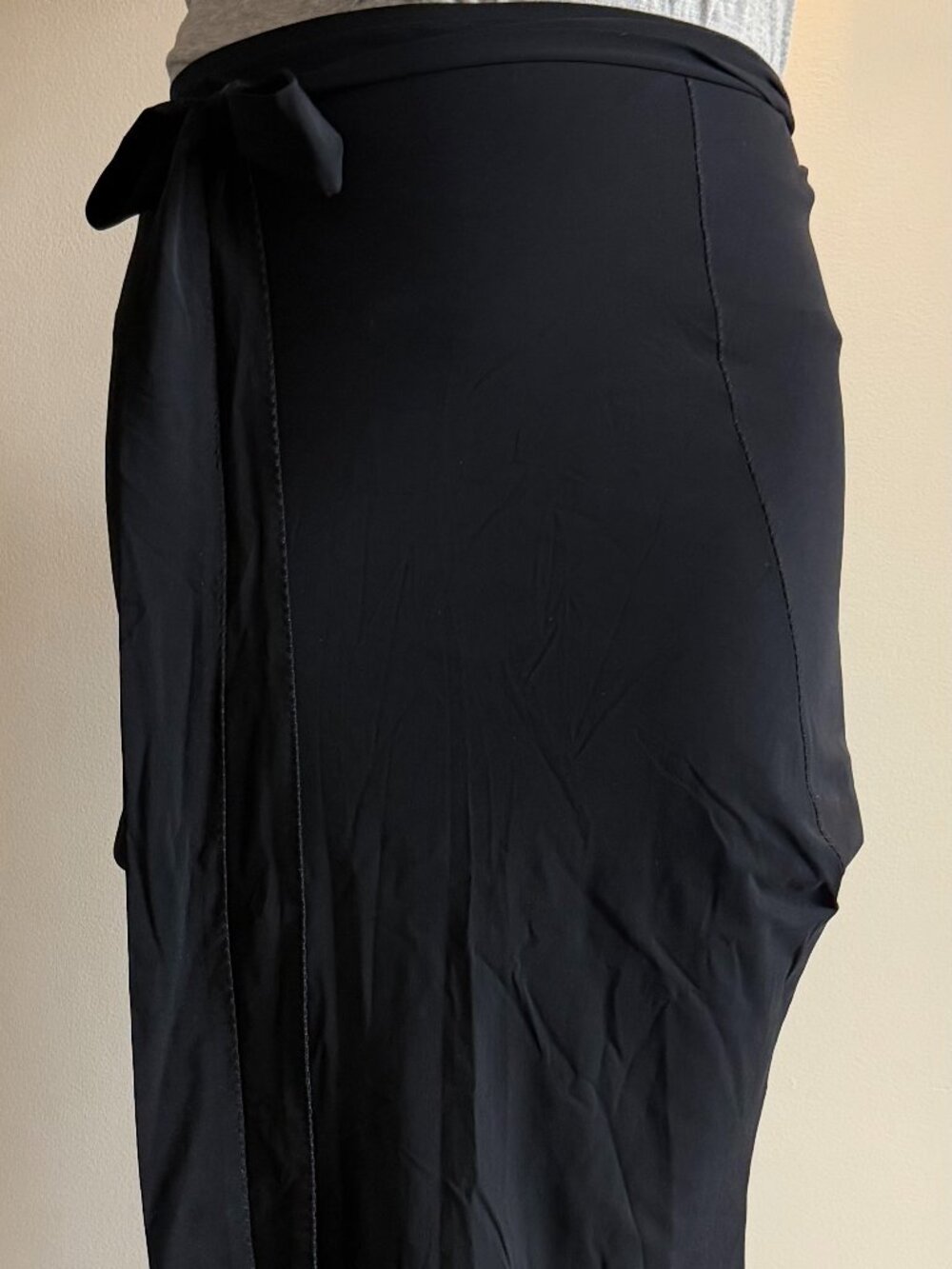 Schella Kann 2 USA size 6, long black skirt